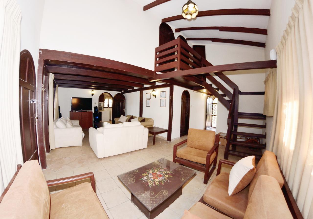 Los Jazmines Hotel Resort Warnes Екстериор снимка