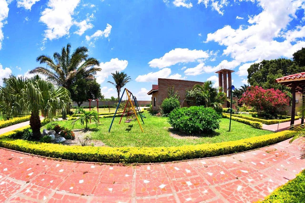 Los Jazmines Hotel Resort Warnes Екстериор снимка